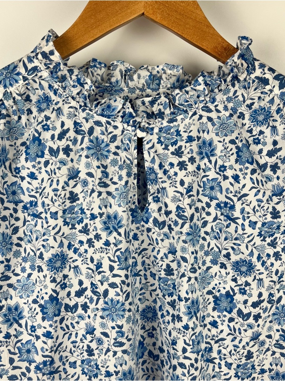 J. Crew Liberty London Floral Ruffle Smocked Short Sleeve Top Blue White 2022 M - Picture 3 of 10